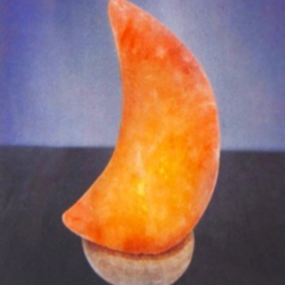 * LAST ONE LEFT! * Hand-Carved Moon Shaped Himalayan Rock Salt Lamp Night Light - Picture 5 of 7